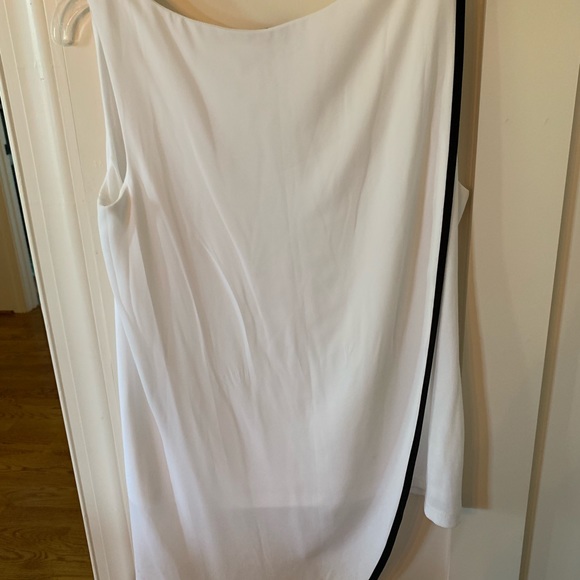 Chico’s travelers white top with black trim - Picture 4 of 7